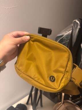 Lululemon Everywhere Belt Bag 1L in Burnt Caramel